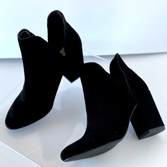Steve Madden Black Suede Bootie Cut-out ankle boots Rookie Chunky Block Heel 6.5 - Picture 2 of 9